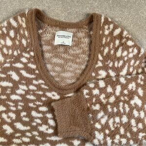 Abercrombie & Fitch Sweater Soft S&F Animal Print Tan/Cream Scoop Women's small